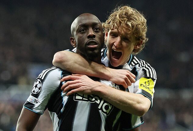 Yoane Wissa (left) and Anthony Gordon (right) both scored for Newcastle as they beat PSV 3-0 on Wednesday night