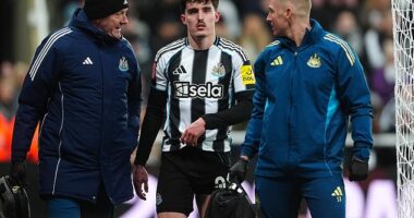 Newcastle defender Tino Livramento is facing up to eight weeks out with a hamstring injury