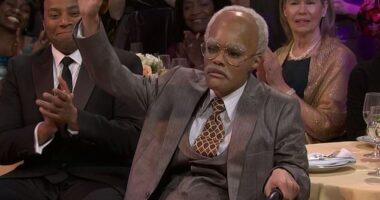 An Oscar-nominated actress looked unrecognizable as she transformed into an older man during the latest episode of SNL