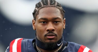 Patriots WR Stefon Diggs Offers 1-Word Answer About Texans