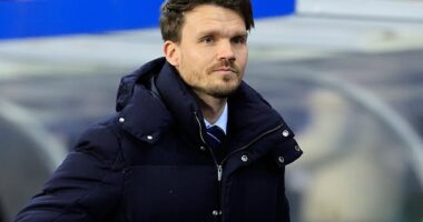 Danny Rohl watched his side narrow the gap at the top on Hearts to just three points