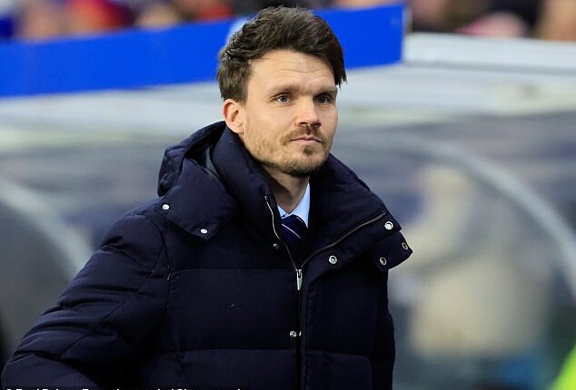 Danny Rohl watched his side narrow the gap at the top on Hearts to just three points