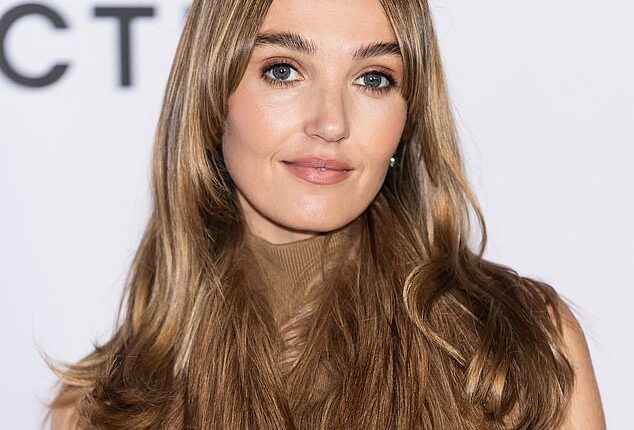 Chloe Fineman has laid bare her 'botched' cosmetic procedures in a candid social media post