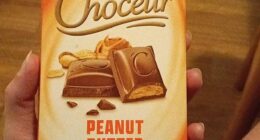 Aldi Australia shoppers proclaimed that their in-house Choceur Peanut Butter Chocolate Block was an excellent dupe for iconic American chocolate Reese's Peanut Butter Cups