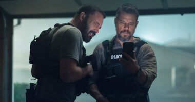 THE RIP. (L to R) Sasha Calle as Desi and Matt Damon as Lieutenant Dane Dumars in The Rip