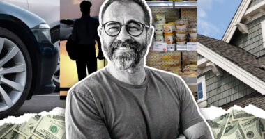 This is the secret to spending money with no regrets, says the guy who wrote the book on it 
