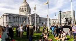Thousands of fans celebrate life of legendary Grateful Dead guitarist Bob Weir in San Francisco