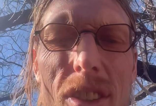 Distressed former Duke basketball star Kyle Singler alleged his child is being abused and admitted to being homeless in the latest troubling video post from the 37-year-old