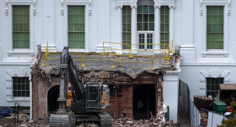 Trump launches 450-word rant about his ballroom and says a lawsuit to stop it being built would be ‘devastating’ for US