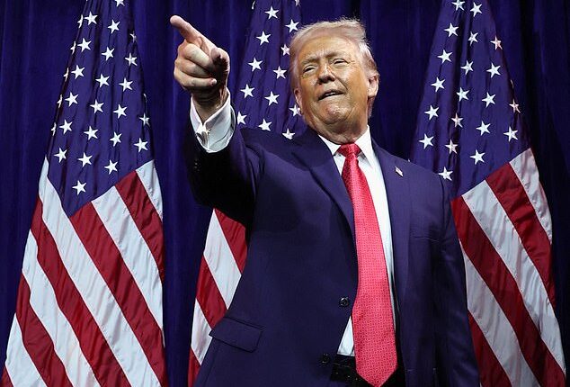 Donald Trump announced a deal with the Venezuelan regime to give the United States 30 to 50 million barrels of oil.