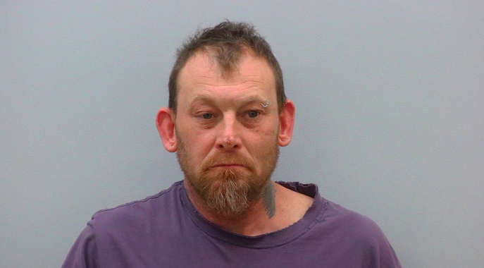 Wisconsin Man Stabs Girlfriend, Takes Shower Before Calling 911 to Say He Doesn’t ‘Want Her to Die’