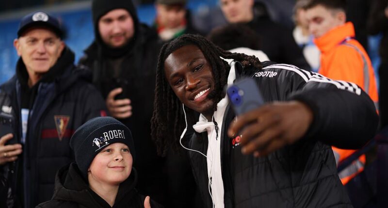 Sunderland vs Liverpool - Premier League LIVE: Reds bid to get back to winning ways at the Stadium of Light while Manchester City look to apply pressure on Arsenal as they face Fulham