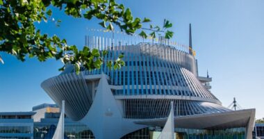 5 Luxury Travel Destinations in Canada with Incredible Casinos