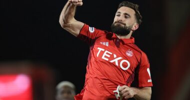 Aberdeen skipper Graeme Shinnie celebrates an important win for the cup holders