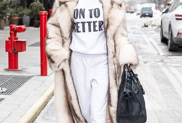 Alix Earle sent a coded message to her ex-boyfriend Braxton Berrios just days after her flirty run-in with NFL icon Tom Bradyat a late-night Super Bowl party