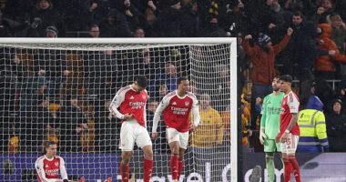 Arsenal threw away a 2-0 lead as they drew 2-2 with bottom of the table Wolves at Molineux