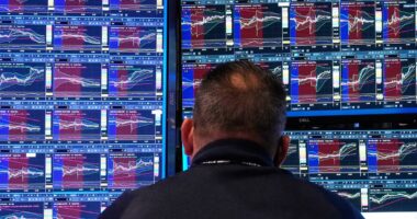 Asian shares drop after Wall Street retreats thanks to sinking tech stocks