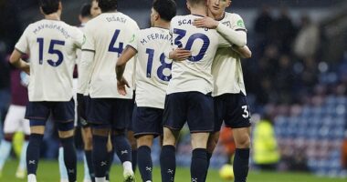 West Ham continued their recent resurgence with a 2-0 victory away to Burnley on Saturday