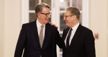 Epstein-Linked Ex-Amb to U.S. Peter Mandelson Taken From Home by Police.