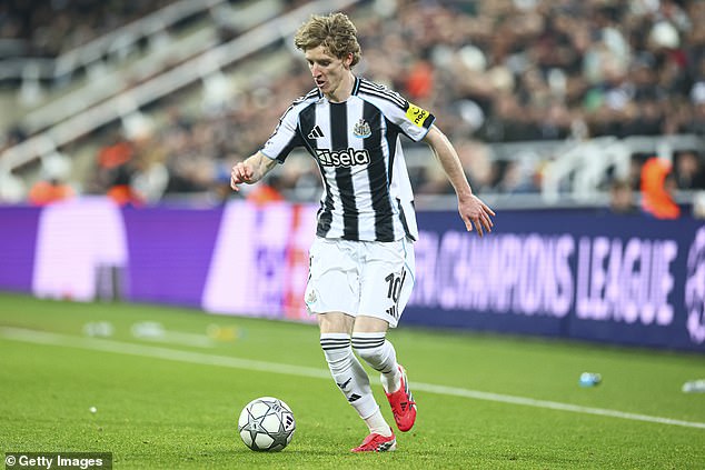 Anthony Gordon is the fastest player still competing in this season's Champions League