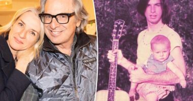 'Handmaid's Tale' alum Ever Carradine honors dad Robert after actor's death