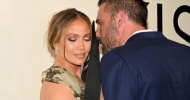 Jennifer Lopez and Ben Affleck once again pull $52 million Beverly Hills mansion off market