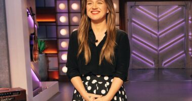 Kelly Clarkson confirms daytime talk show to end after 7 seasons