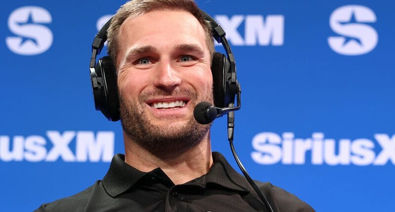 Celebrity Net Worth logo