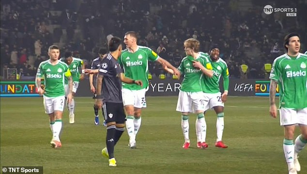 Kieran Trippier (left) and Anthony Gordon (centre right) had to be separated at half-time