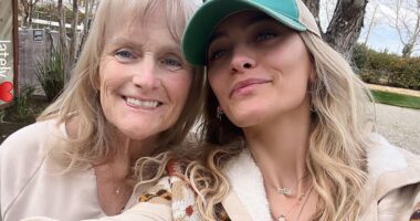 Paris Jackson shares selfies with rarely seen mom Debbie Rowe
