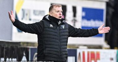 Dunfermline boss Neil Lennon was as passionate as ever in their 2-0 win over Kelty Hearts