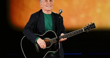 Paul Simon to headline 10th annual 'Love Rocks NYC' concert