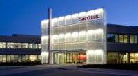 Sandisk’s stock falls as Western Digital plans to sell shares. What investors need to know.
