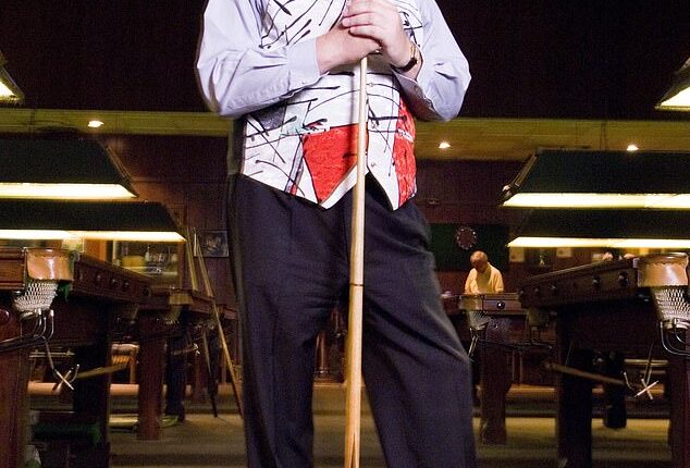 Former player and broadcaster John Virgo has died at the age of 79, World Snooker has said