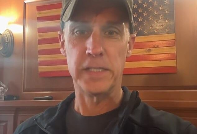 As Department of Homeland Security employees went without pay during a government shutdown, Lewandowski was moonlighting as a pitchman on Cameo from businesses willing to shell out upwards of $500 per video