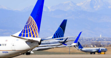 United’s stock and other airline shares get a reality check from rising oil prices, market jitters