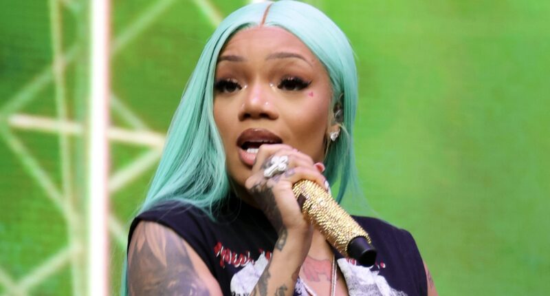 GloRilla Speaks On Sister Victoria Woods Allegedly Threatening To Assault Her With Firearm After Apparent Arrest Warrant From 2015 Surfaces