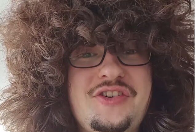 Frank Ilett says he's not become a millionaire from his uncut hair amid Man United's poor form