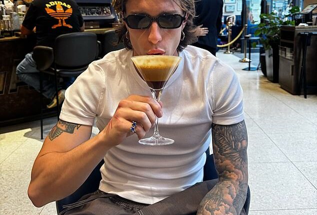 Arsenal star Riccardo Calafiori has taken a swipe at London's drivers and traffic jams