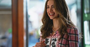 Pictured: Margaret Qualley as Julia Steinway in John Patton Ford' How To Make A Killing