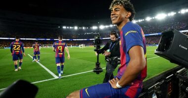 Barcelona 7-2 Newcastle (8-3 on agg): Eddie Howe's side produce dog's dinner in defence in record European defeat