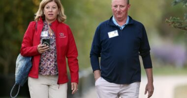 Berkshire Hathaway’s new CEO makes a one-time-only announcement: We’re buying back stock