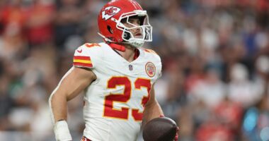 Chiefs $19 Million LB Avoids Getting Cut With Surprise Move