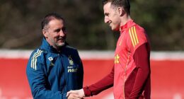 Chris Wood meets Forest boss Vitor Pereira on the training ground