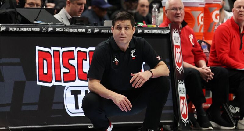 Celebrity Net Worth logo