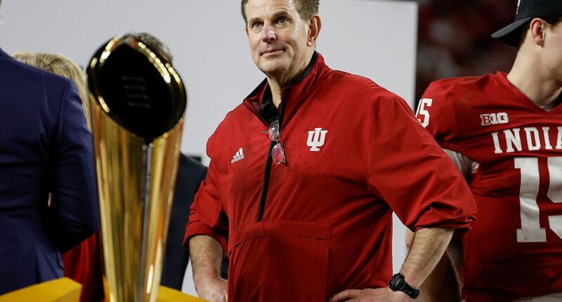 Celebrity Net Worth logo