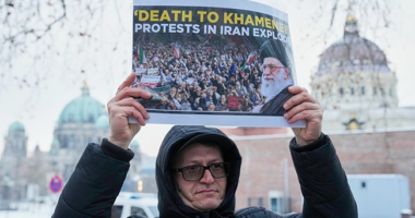 Delightful 180 - Mosque Holding #Sadz 'Khamenei Iz Dead' Service Has Loud, Angry Iranians Outside – HotAir