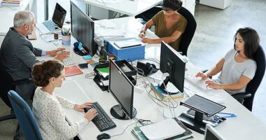 Australian workers are revealing the small workplace habits that quietly drive them crazy