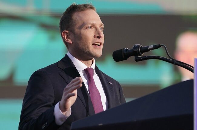 GOP Rep Calls on War Dept to Intervene As School Board Tries to Dump Air Force Vet While Serving Overseas – RedState