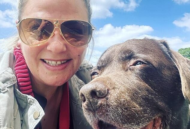 Lisa Armstrong, ex-wife of TV star Ant McPartlin, is devastated at the death of their beloved brown Labrador, Hurley. She posted a poignant poem in memory of him on Instagram